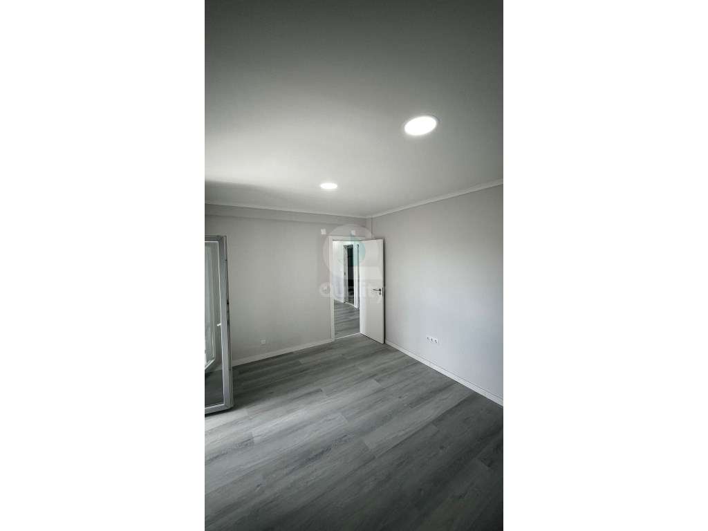 T2 Remodelado | São Sebastião - Setúbal-32