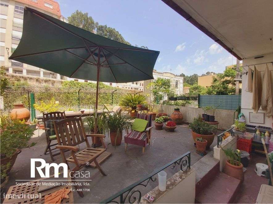 excelente prédio na Av. Emidio Navarro, junto ao Parque da Cidade-11