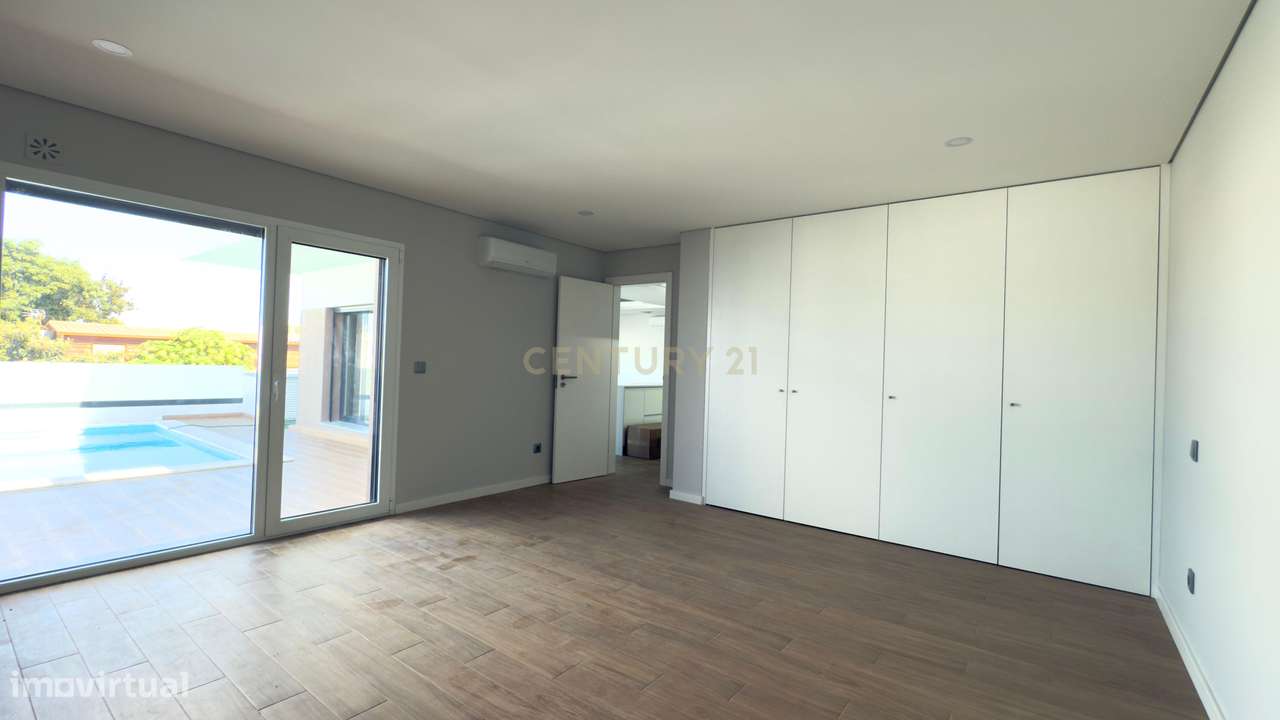 Moradia T4 Isolada com Piscina em Fernão Ferro | 640.000€-20