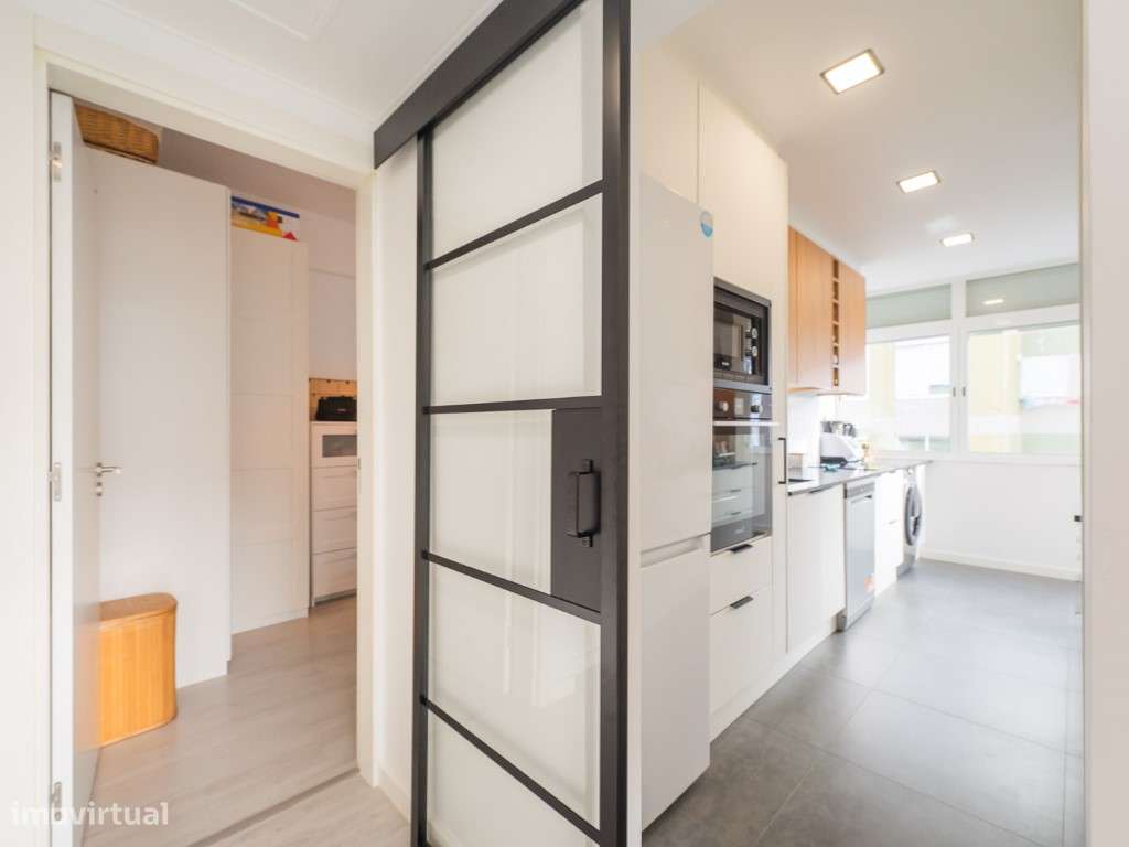 T2 Remodelado Centro de Linda-a-Velha-20