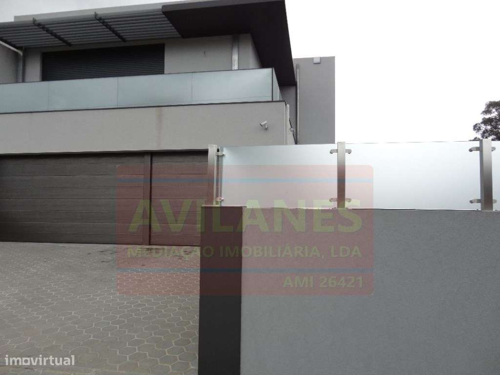 MOR C/ PISCINA - LOBÃO-27