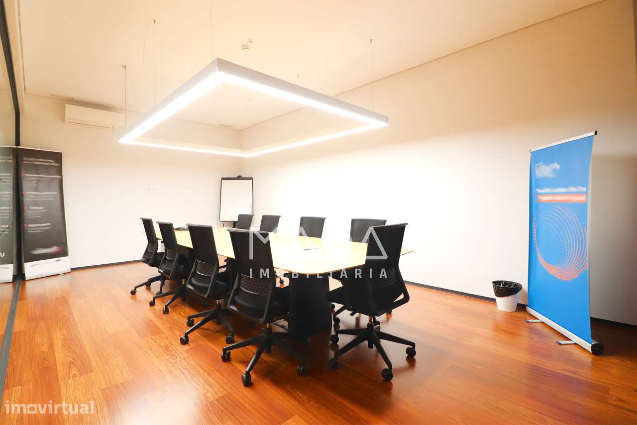 Escritório c/garagem (12 carros) na Av. da República em V.N. de Gaia-8