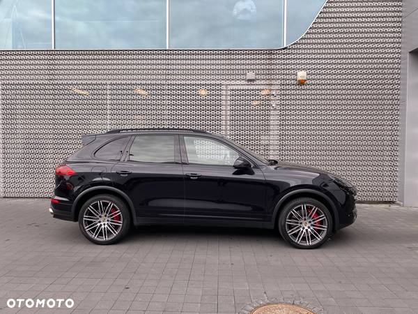 Porsche Cayenne Turbo - 2