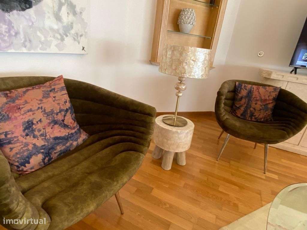 Magnífica Quinta V8 com piscina e deslumbrante vista mar. Localizada-4