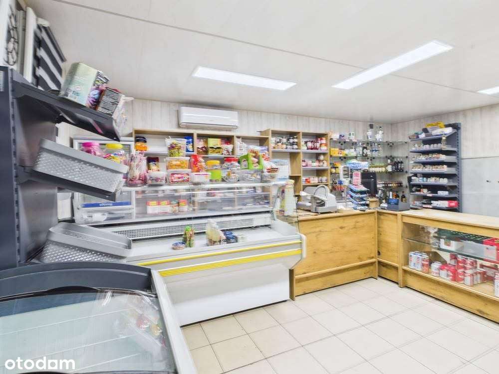 Dom jednorodzinny z pawilonem handlowym-5