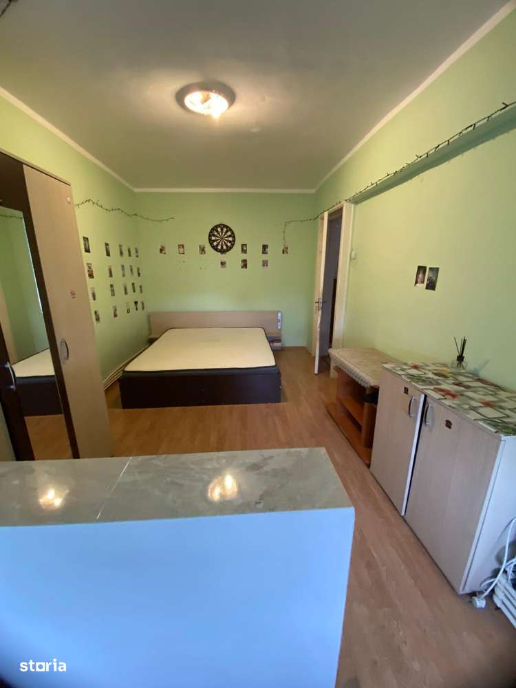 2 DECOMANDATE foarte spatios cu centrala si termopan zona Narcisa-5