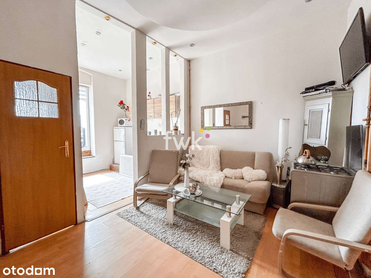 52 m2 w kamienicy w centrum - duży potencjał!-8