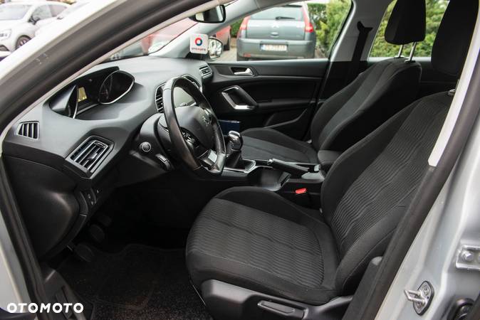 Peugeot 308 1.2 PureTech Access EU6 - 15