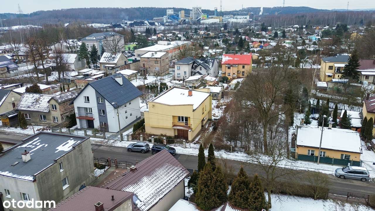 Dom wolnostojący do generalnego remontu Jaworzno, ul. Reja 18 - FILM-17