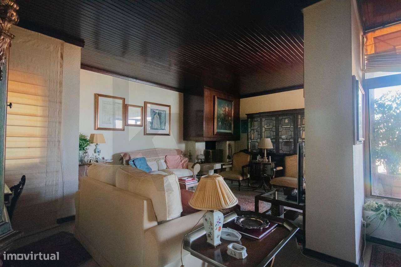 T2 com Terraço, Vista Mar e Garagem no Estoril - Grande imagem: 5/14