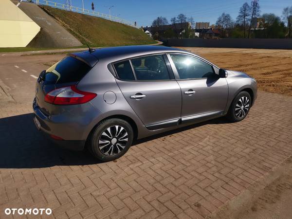 Renault Megane 1.5 dCi Dynamique EDC - 5