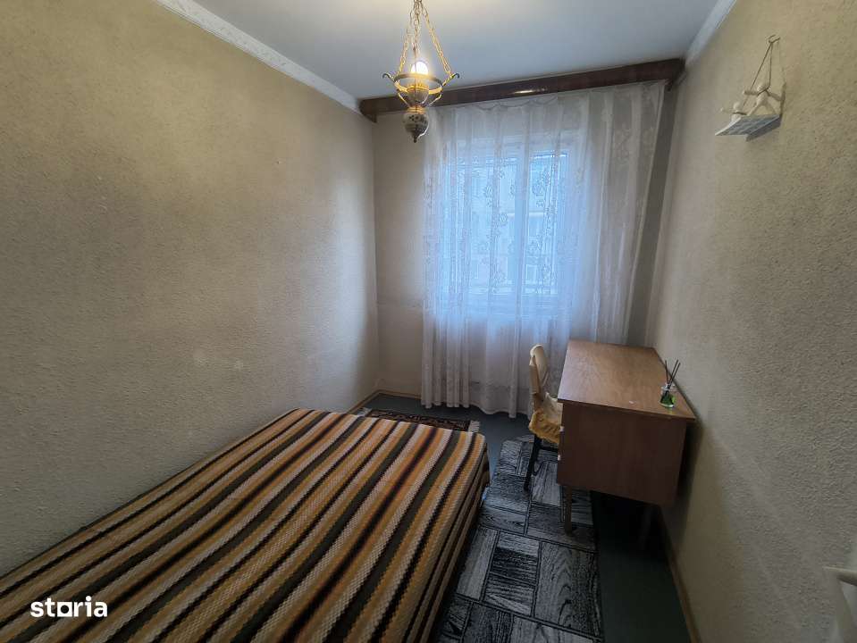 KM 4 5 - apartament 3 camere semidecomandat boxa-1