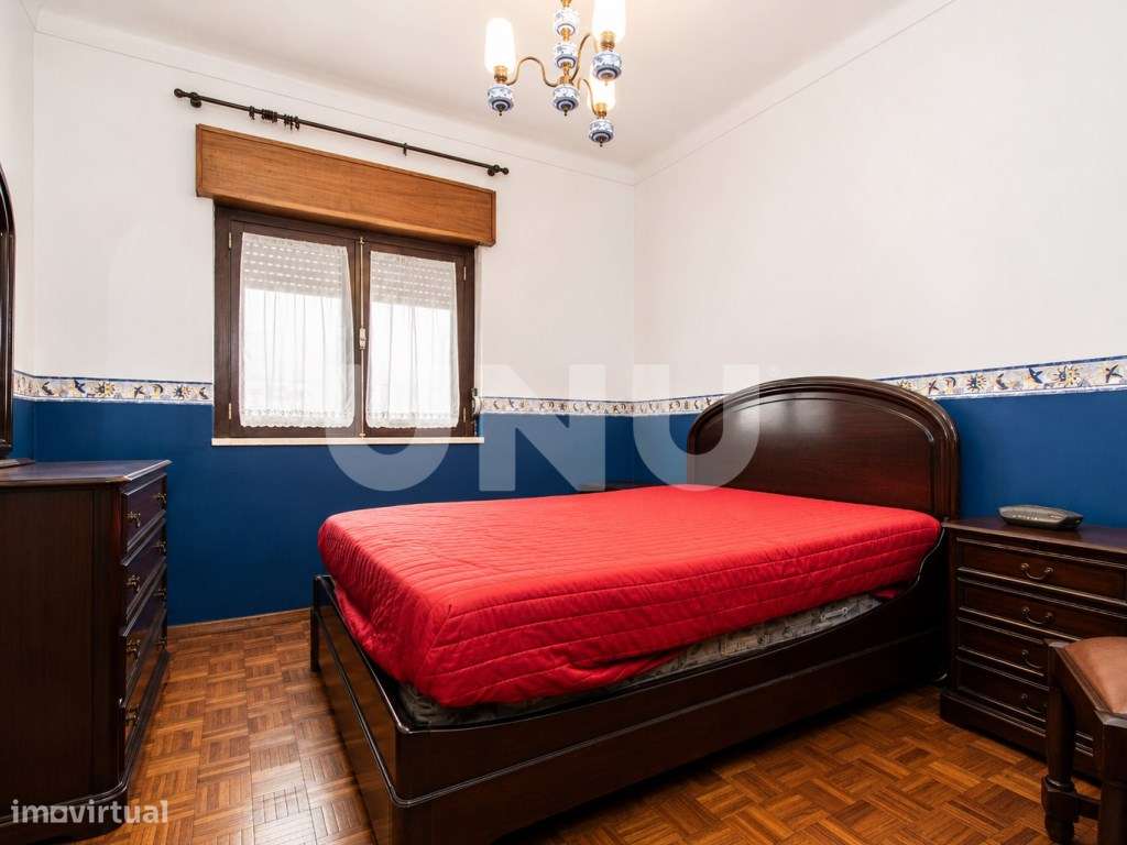 Moradia Bifamiliar T4 + T1 com garagem nas Paredes, em Alenquer!-16