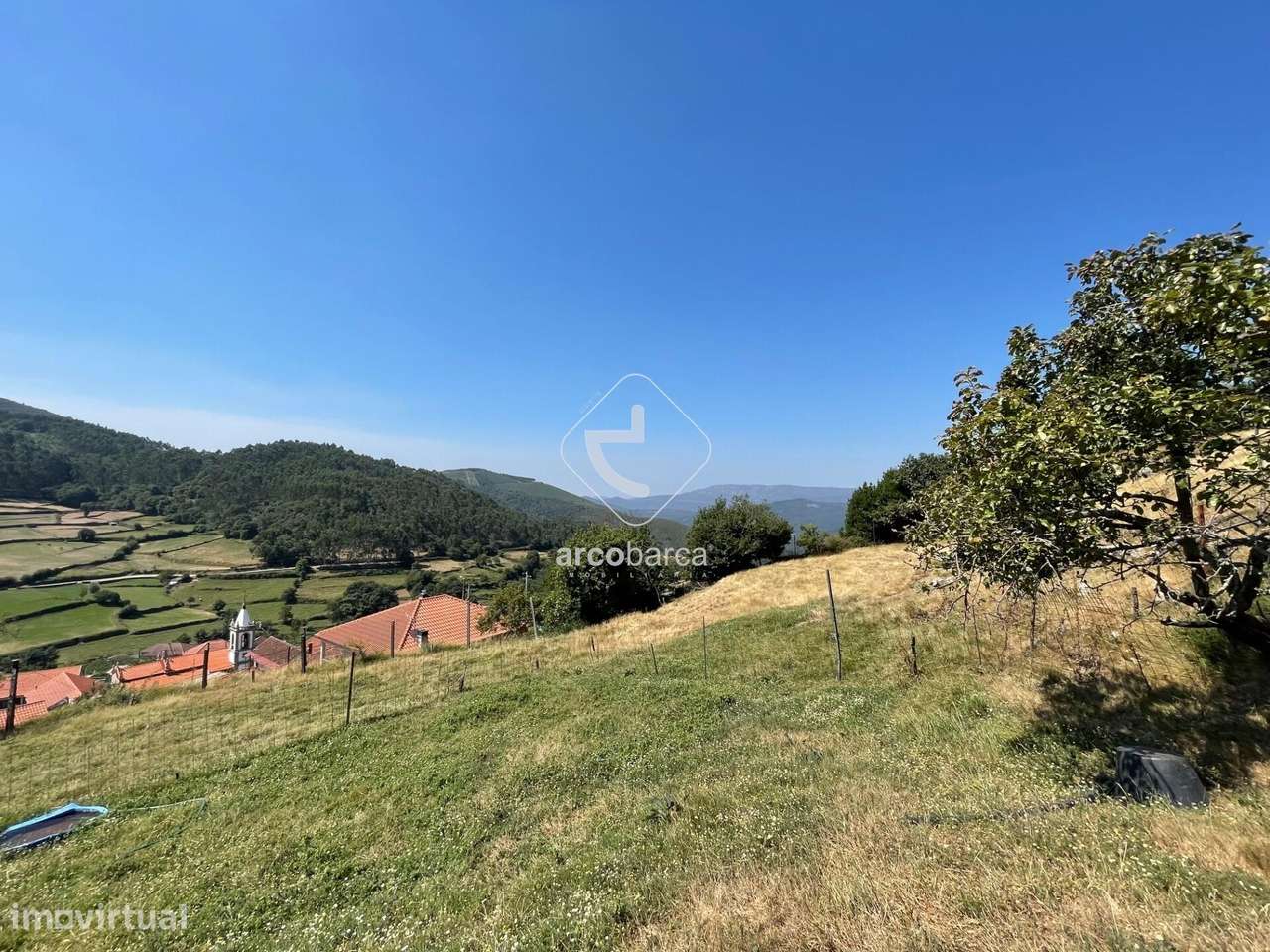 Propriedade com moradia recuperar, 4.700m2 de terreno, vistas excelent-21