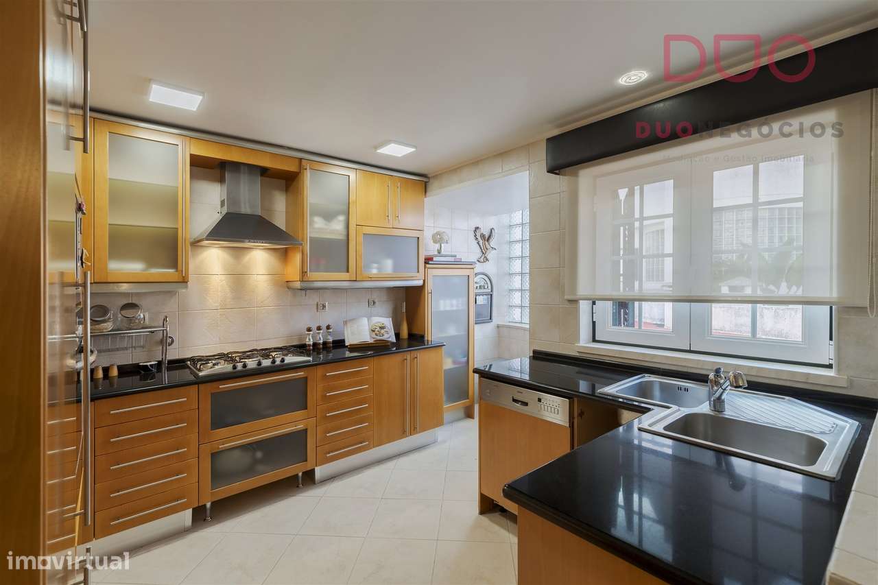 Moradia T4+1 à venda no Montijo-10