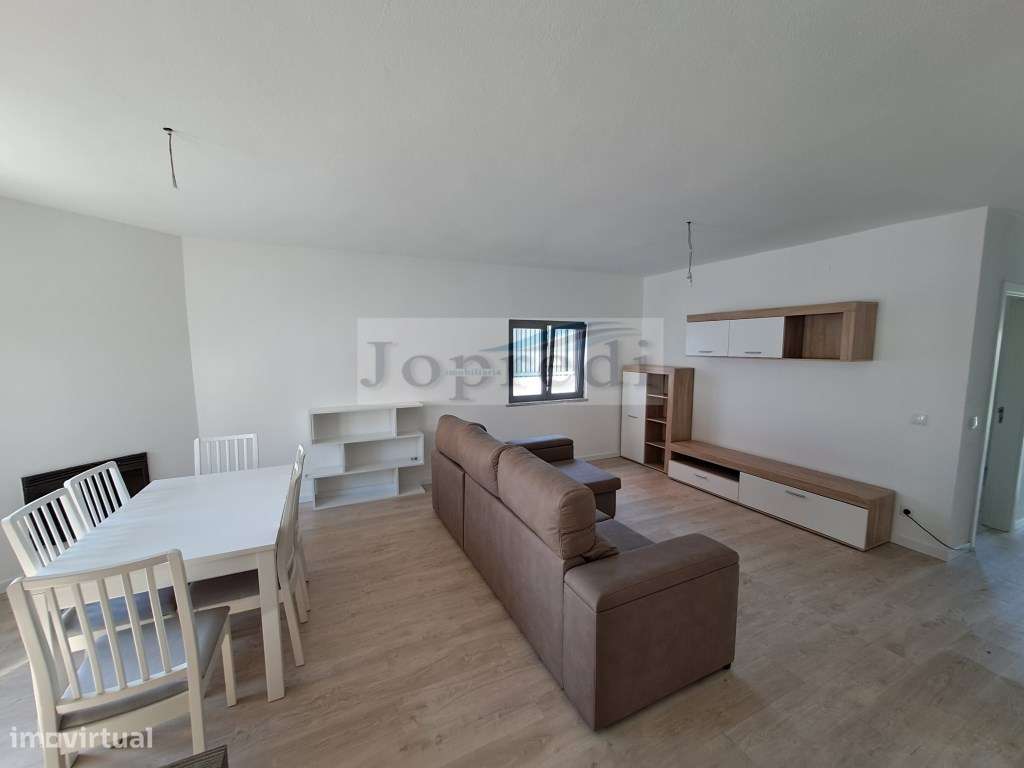 Moradia T4 na Aroeira-19