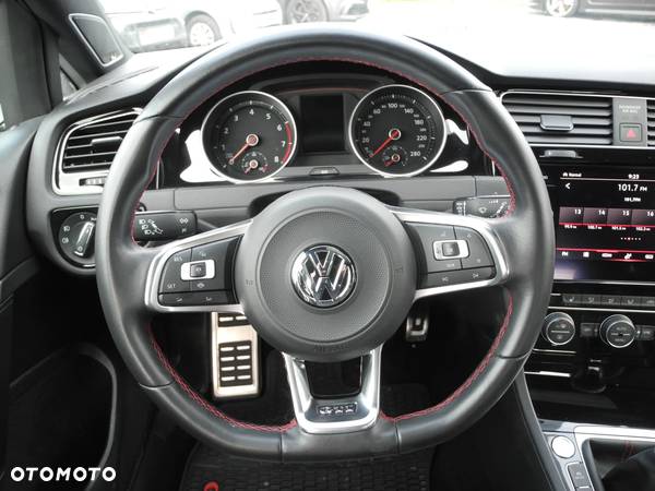 Volkswagen Golf - 7