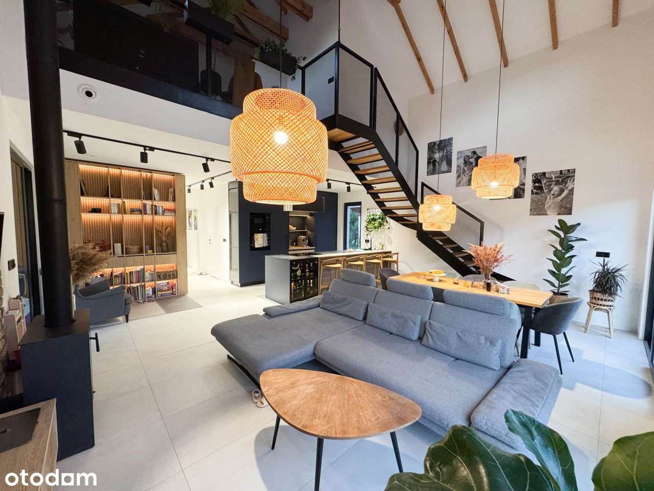 Wyjątkowy i nowoczesny dom samowytarczalny z antresolą, Lusówko-5