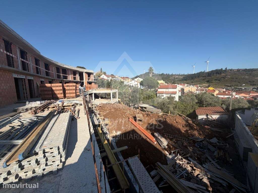 Moradia T3 com piscina, logradouro e varanda em condomínio privado ...-20