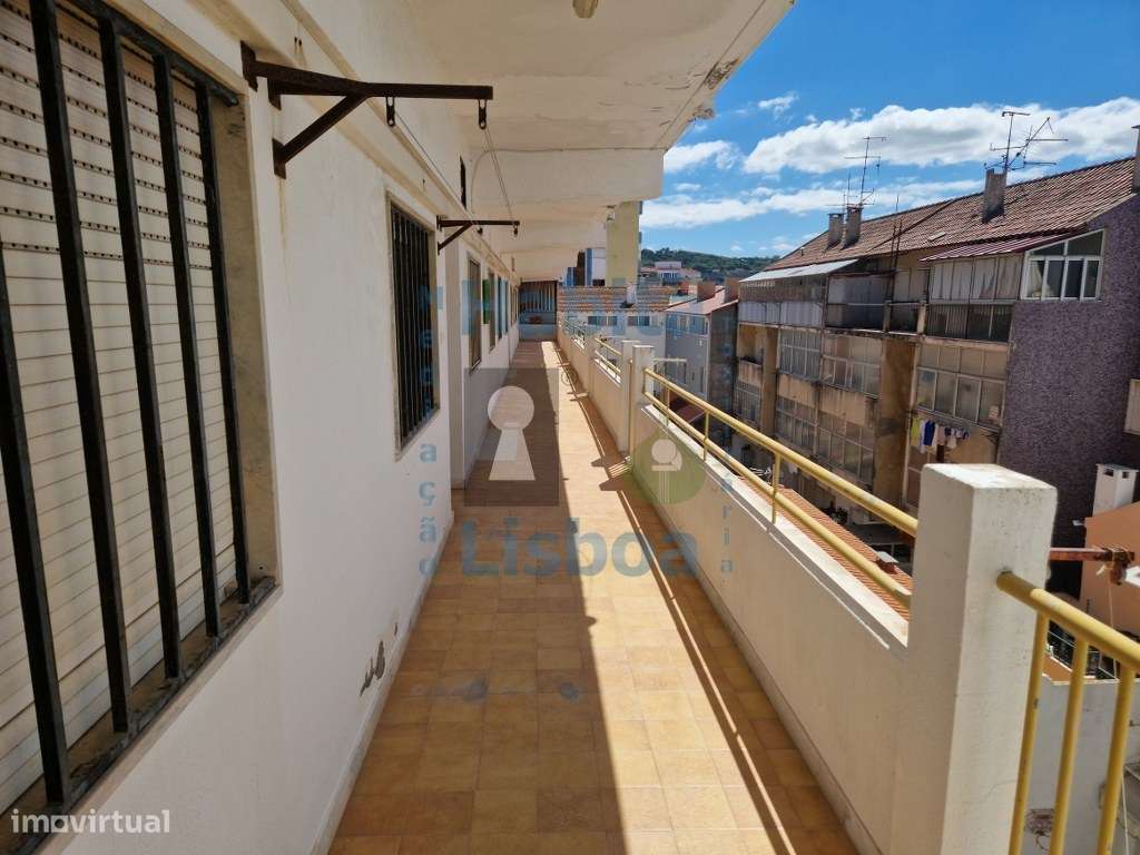 Duplex T3 Com Terraço junto à Praia Costa da Caparica-35
