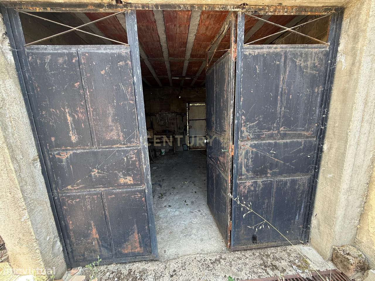 Moradia BI-FAMILIAR perto do IPB e do Centro de Bragança, no Bairro da-30