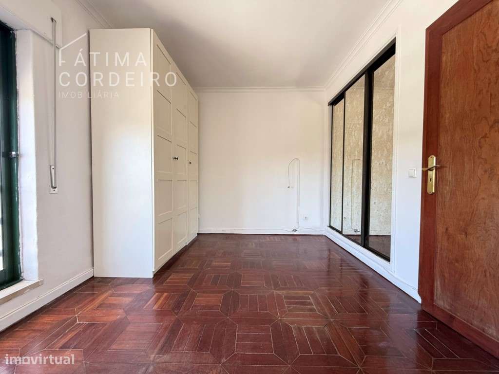 Moradia em Banda T4 no Feijó - Espaço, Conforto e Excelente Localiz...-14