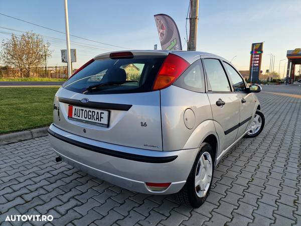 Ford Focus 1.6 16V Aut. Style+ - 3