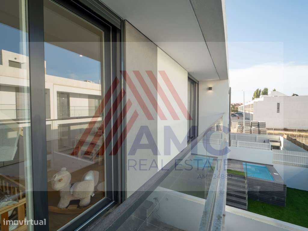 VENDE-SE MORADIA T3 NOVA COM PISCINA PRIVATIVA E GARAGEM-42
