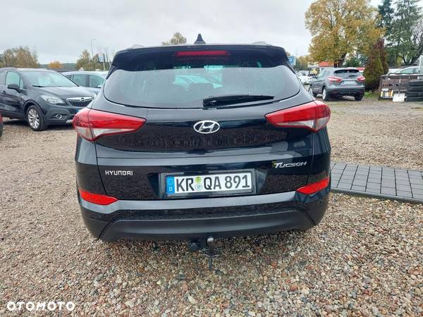 Hyundai Tucson 1.7 CRDI BlueDrive Style 2WD - 12