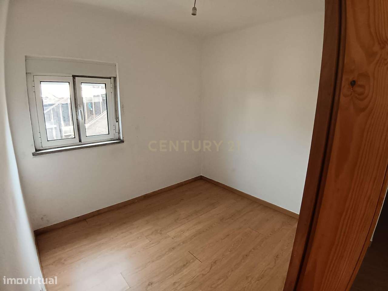 Moradia de 2 pisos, na Rua Sra Mercules, N 16, em Castelo Branco - Grande imagem: 3/12