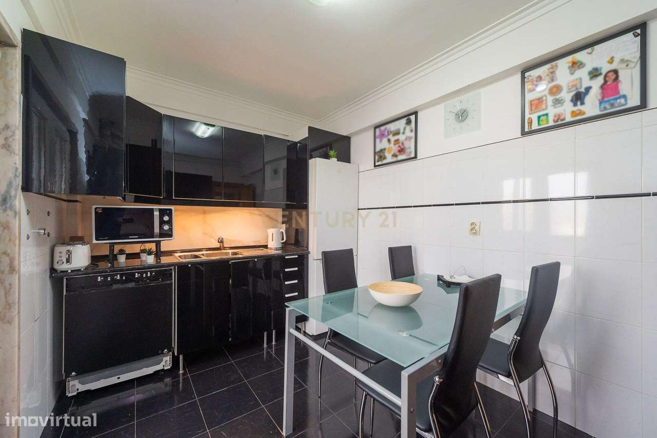 T2 com Terraço em São João da Talha-14