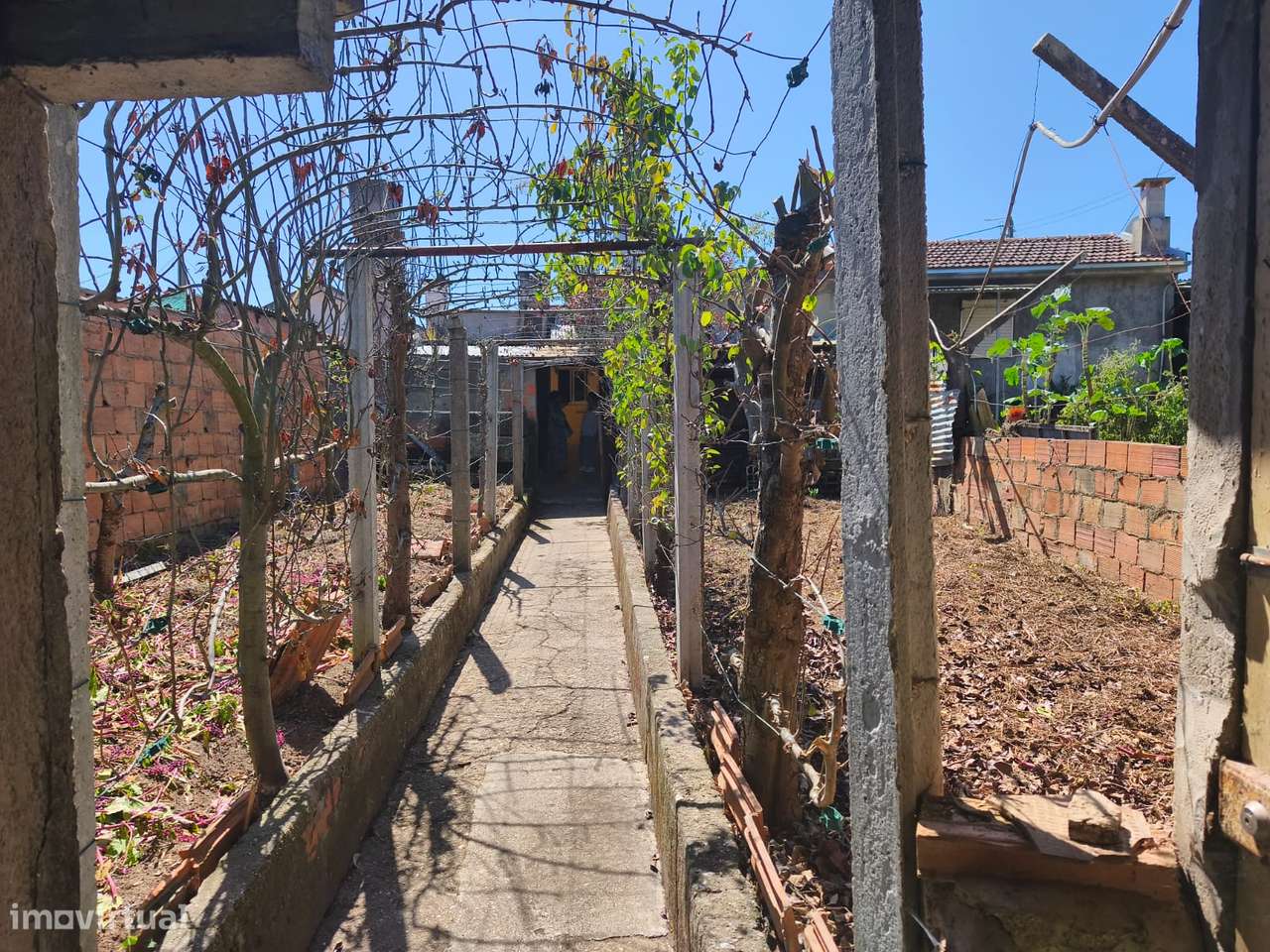 Moradia isolada T2 com jardim em Alcapedrinha Arada - Grande imagem: 3/14