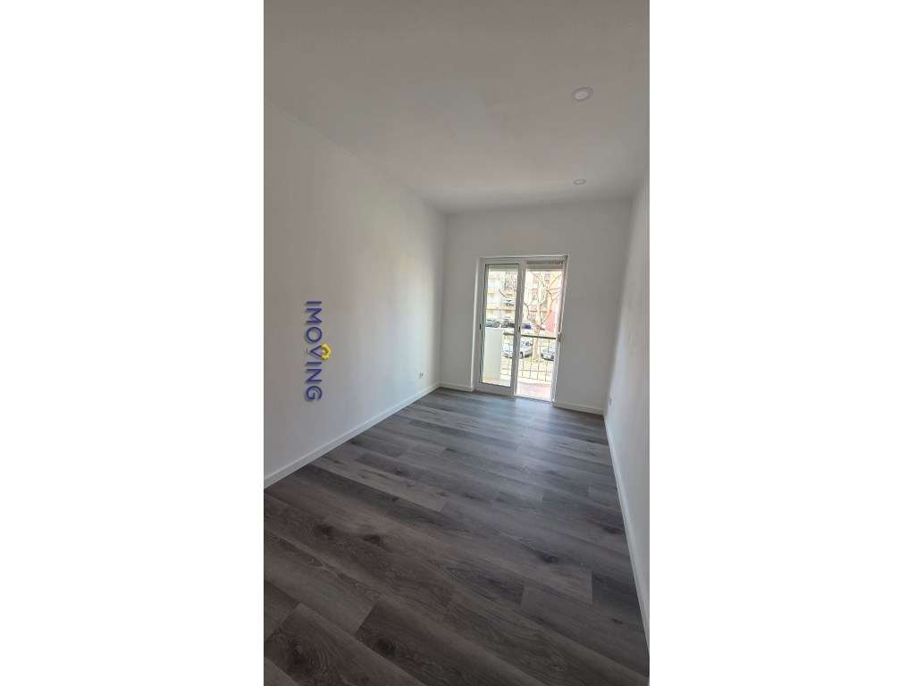 Apartamento T2 totalmente remodelado na Baixa da Banheira-11