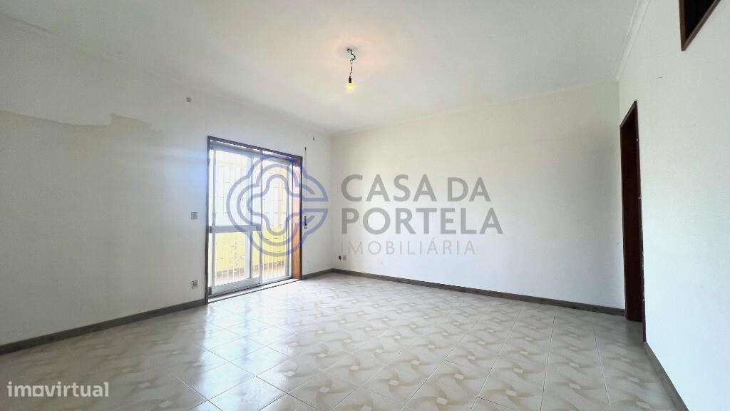 Andar Moradia T2 Totalmente Independente, com Logradouro e Salão – Oli - Grande imagem: 4/25