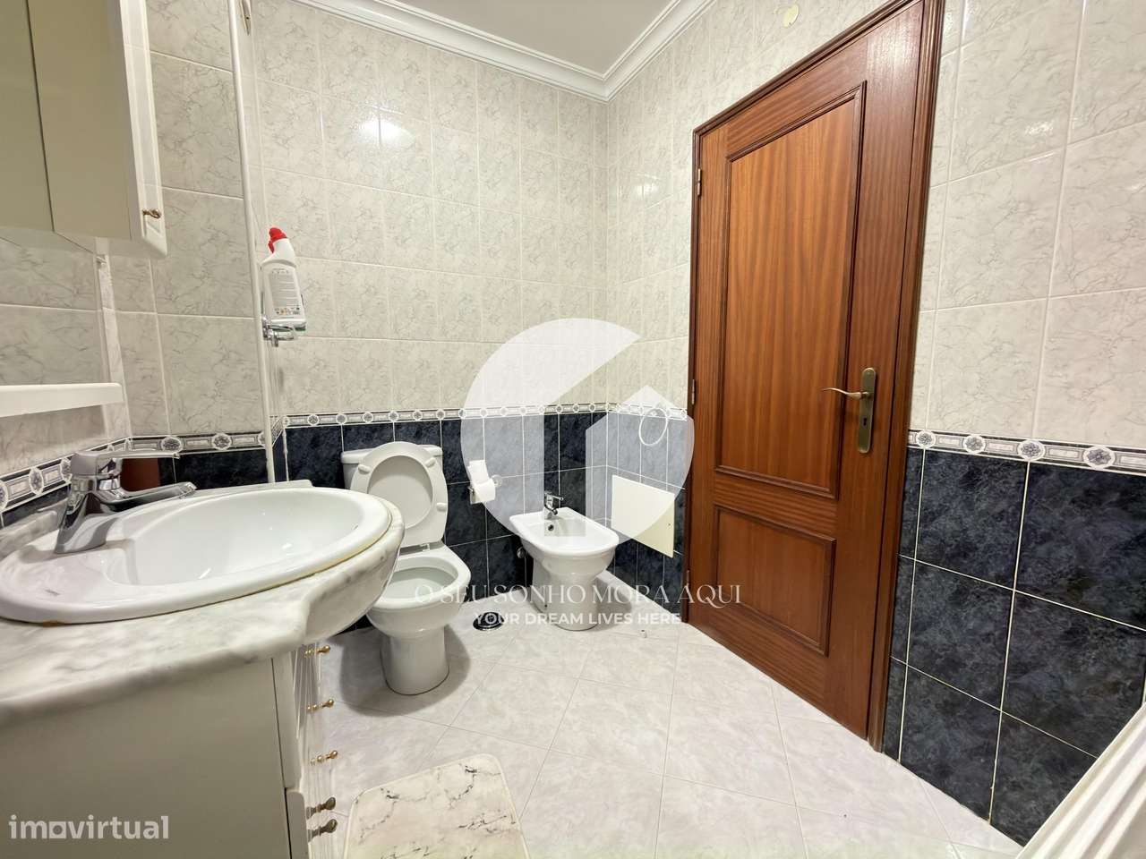Apartamento T2 com Garagem Box - Olhão-14