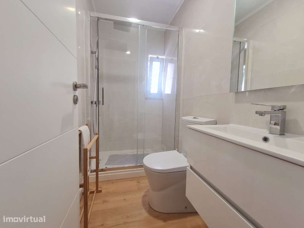 Vende-se T2+1 remodelado no centro-22