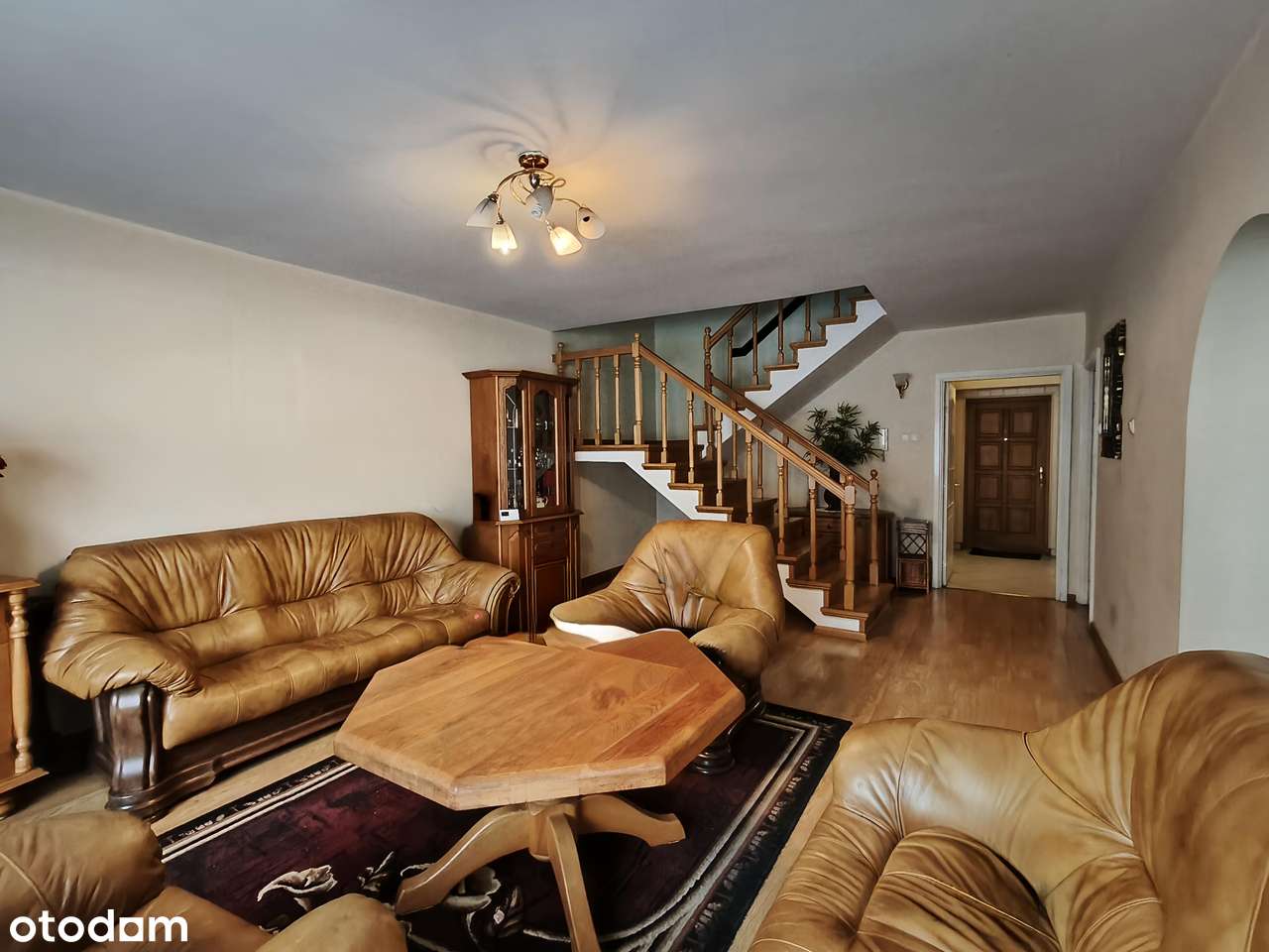 Przestronny dom z garażem i dużym potencjałem - Pełny obrazek: 4/12