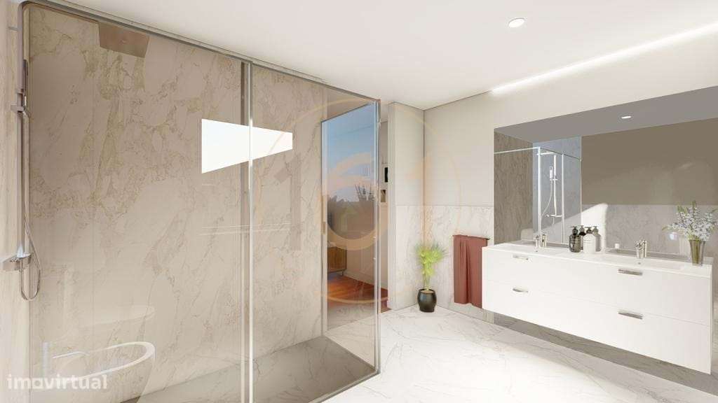 Excelente moradia T3 de 4 frentes em zona nobre de Leça da Palmeira-23