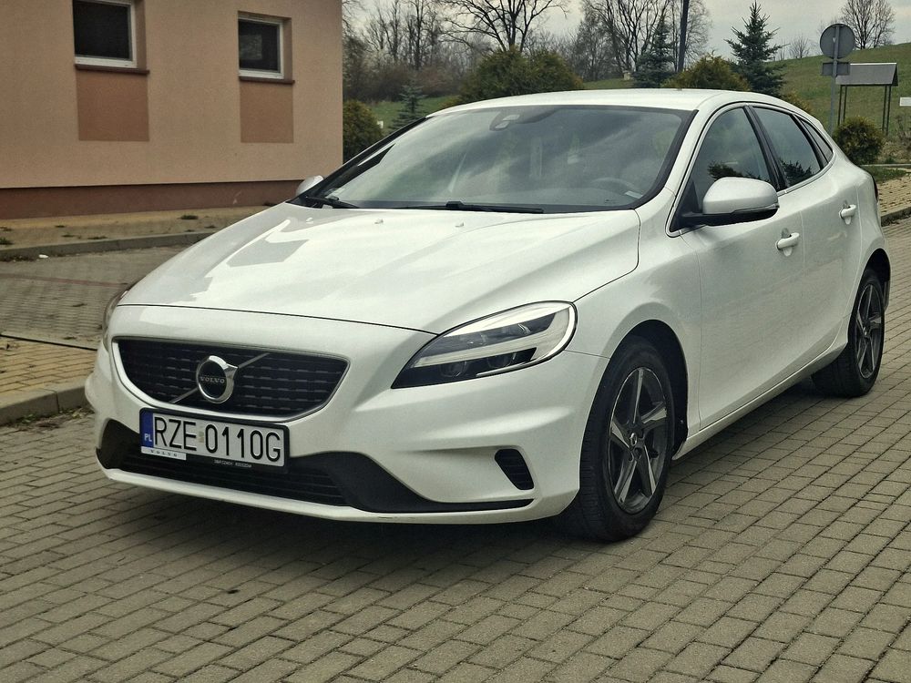 Volvo V40 II D3 RDesign 2018