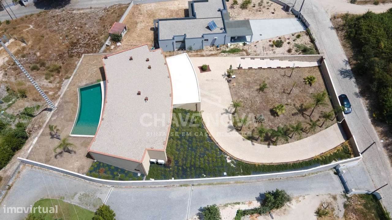 JD - Moradia T3 Premium, Amarante, Piscina e Acabamentos de Excelência-11