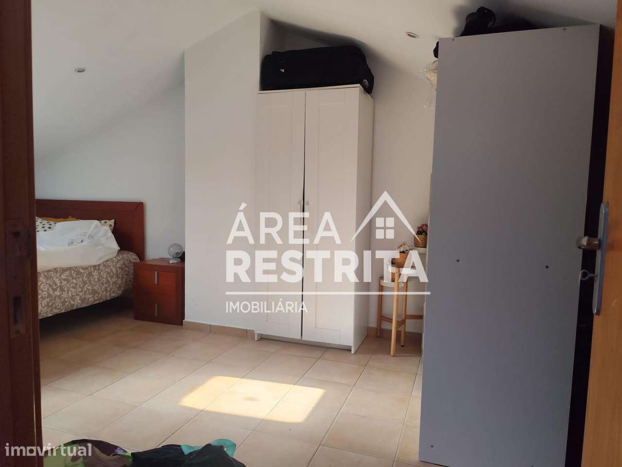 Moradia T3+1 na Quinta do Conde I-24