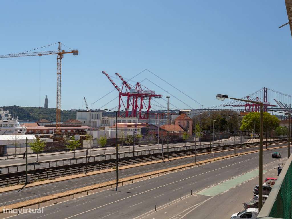Apartamento T2 Remodelado por Arquiteto | Vista Rio Tejo | Avenida ...-39