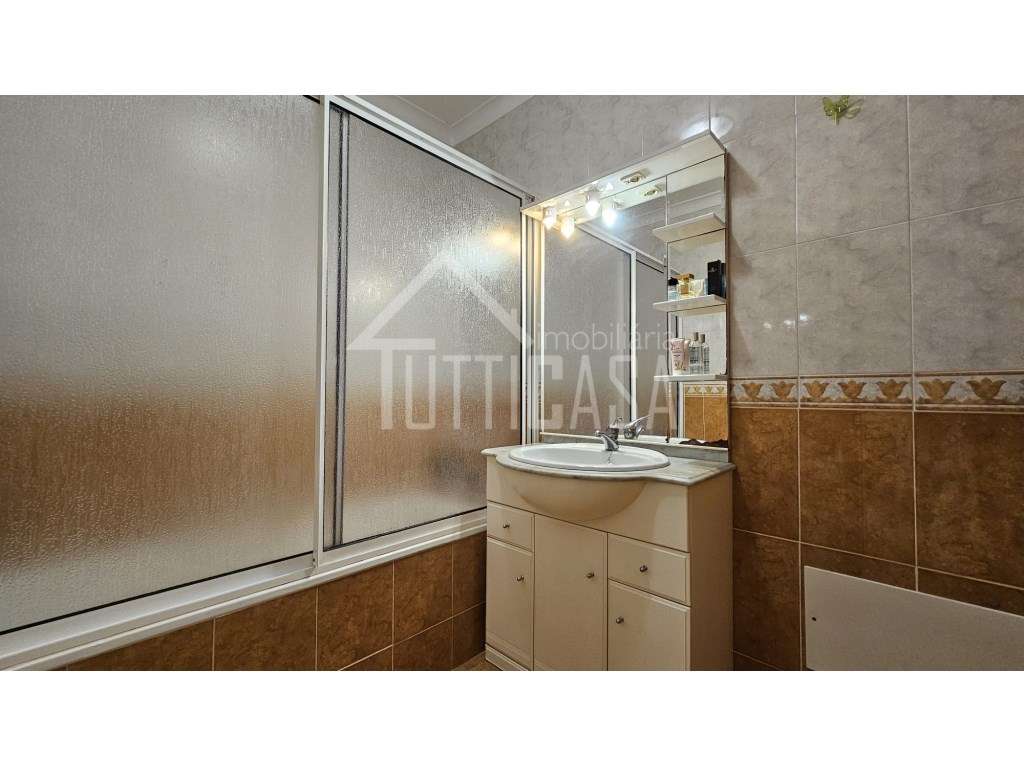 Apartamento T3 com garagem BOX em Alcainça-22