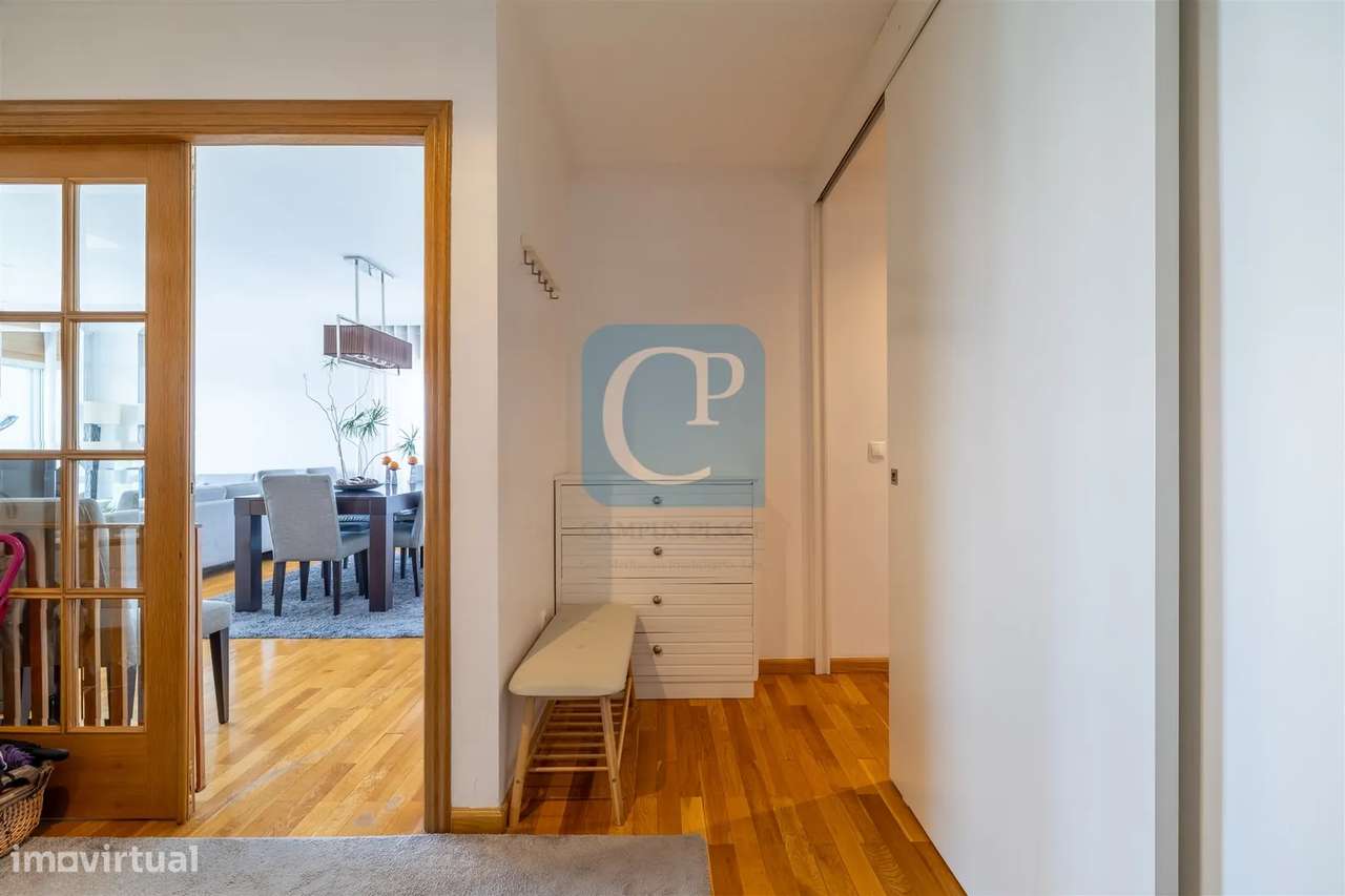 Apartamento T3 no Empreendimento Orfeão do Porto na Boavista - Grande imagem: 4/37