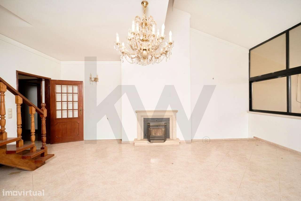 Penthouse Duplex T5 com Vista Desafogada e Excelente Potencial na Quin-4