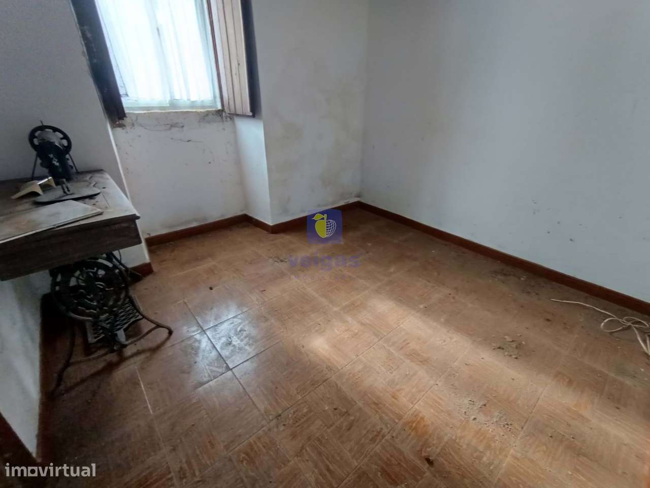 Moradia + Adega + Anexos com uma área  total de 787m2 situada em Casal-12