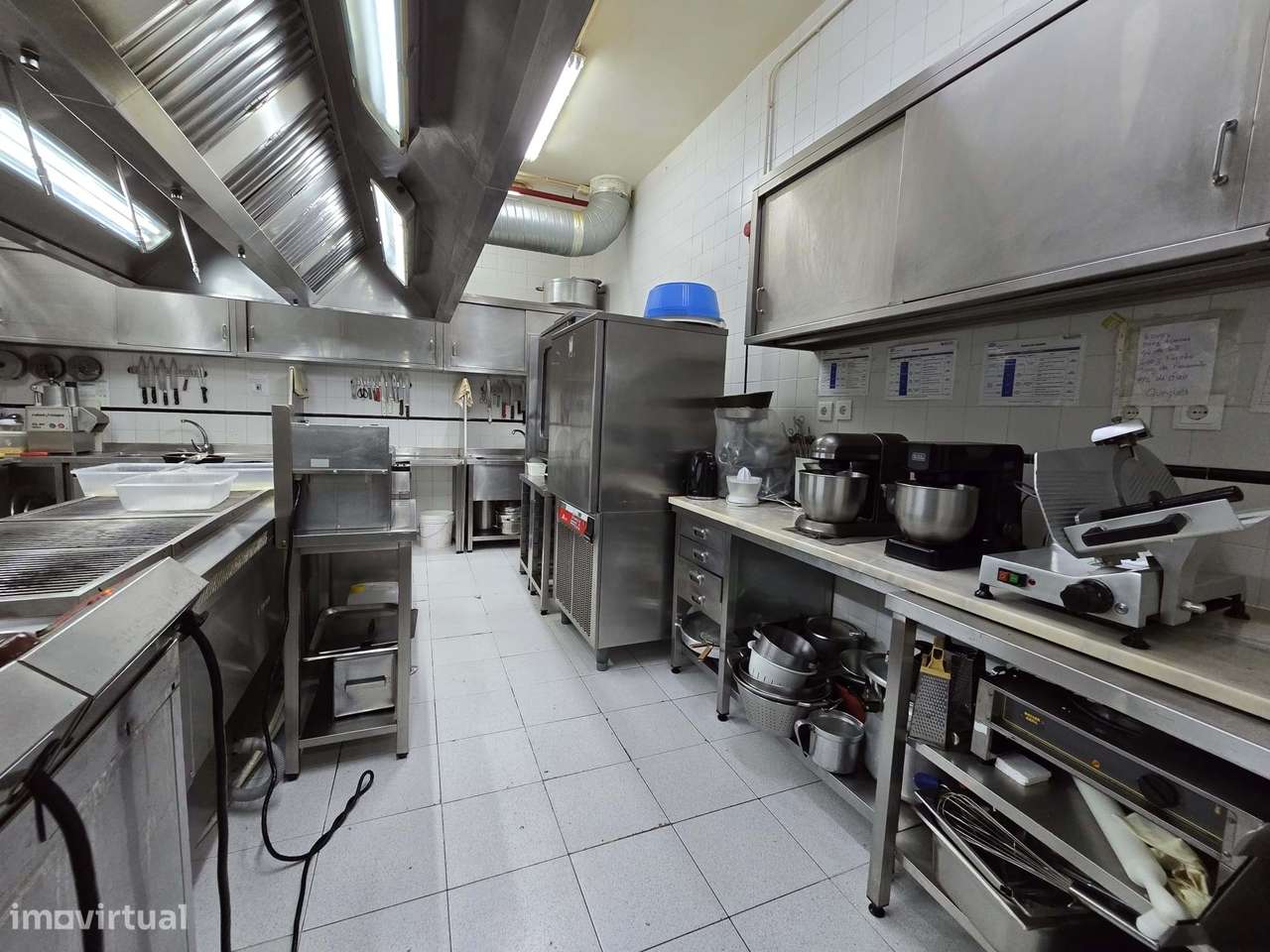 Trespasse – Restaurante com um magnifico faturamento, junto à Av. Colu-24