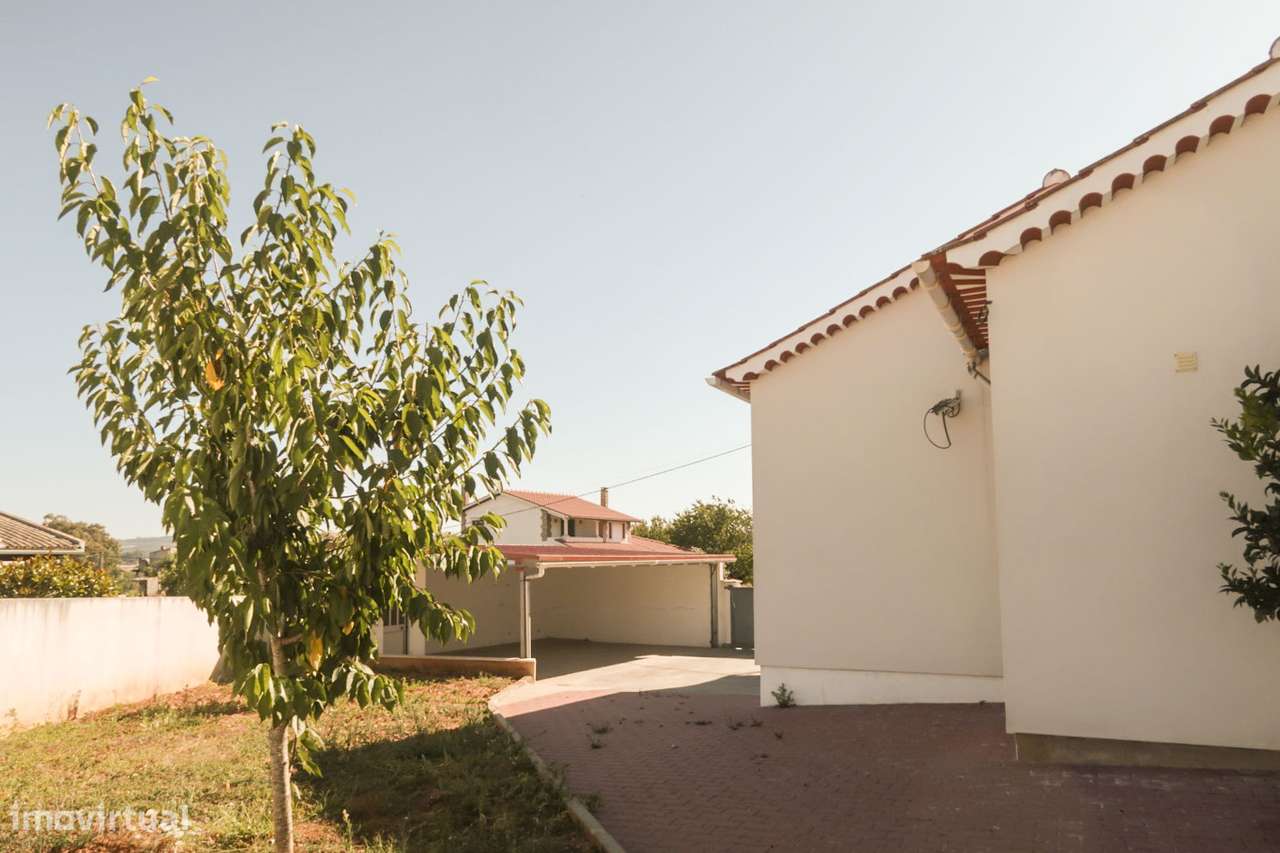 Moradia T3 Renovada - Fatima-25