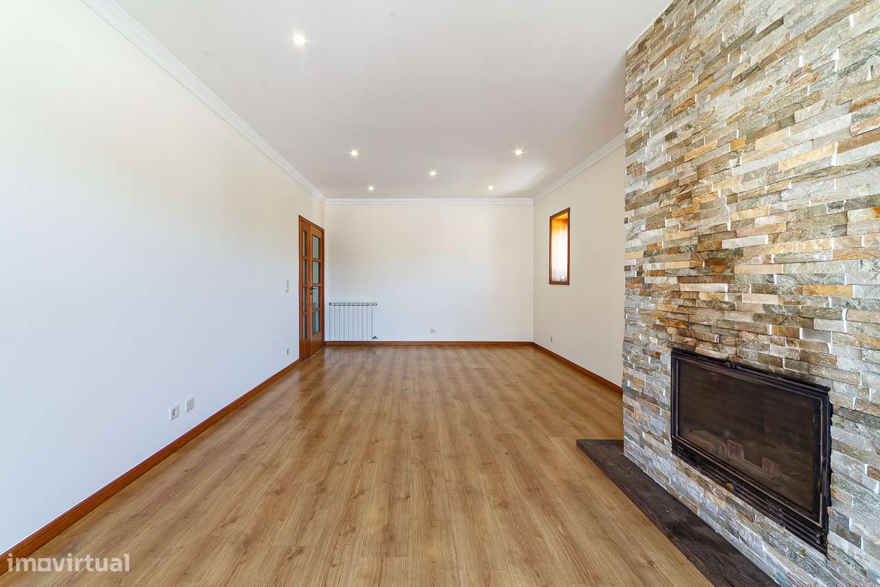 T2 com 127 m², vista mar, box fechada, excelente exposição Solar-3