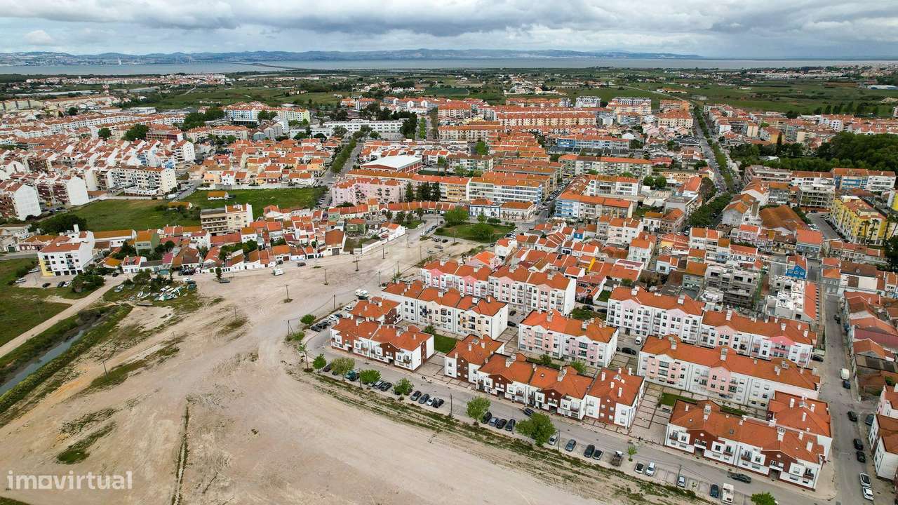 ** Excelente Apartamento T2 - Vista Rio - Centro do Montijo **-28